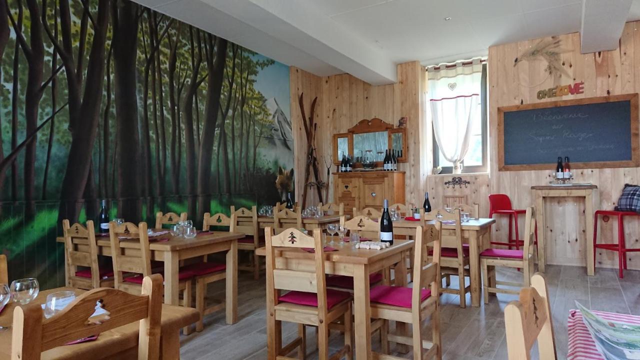 Le Sapin Rouge - Restaurant - Bar - Chambres D'Hotes Artigues  Eksteriør billede