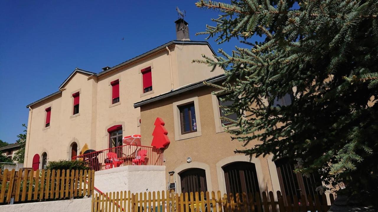 Le Sapin Rouge - Restaurant - Bar - Chambres D'Hotes Artigues  Eksteriør billede