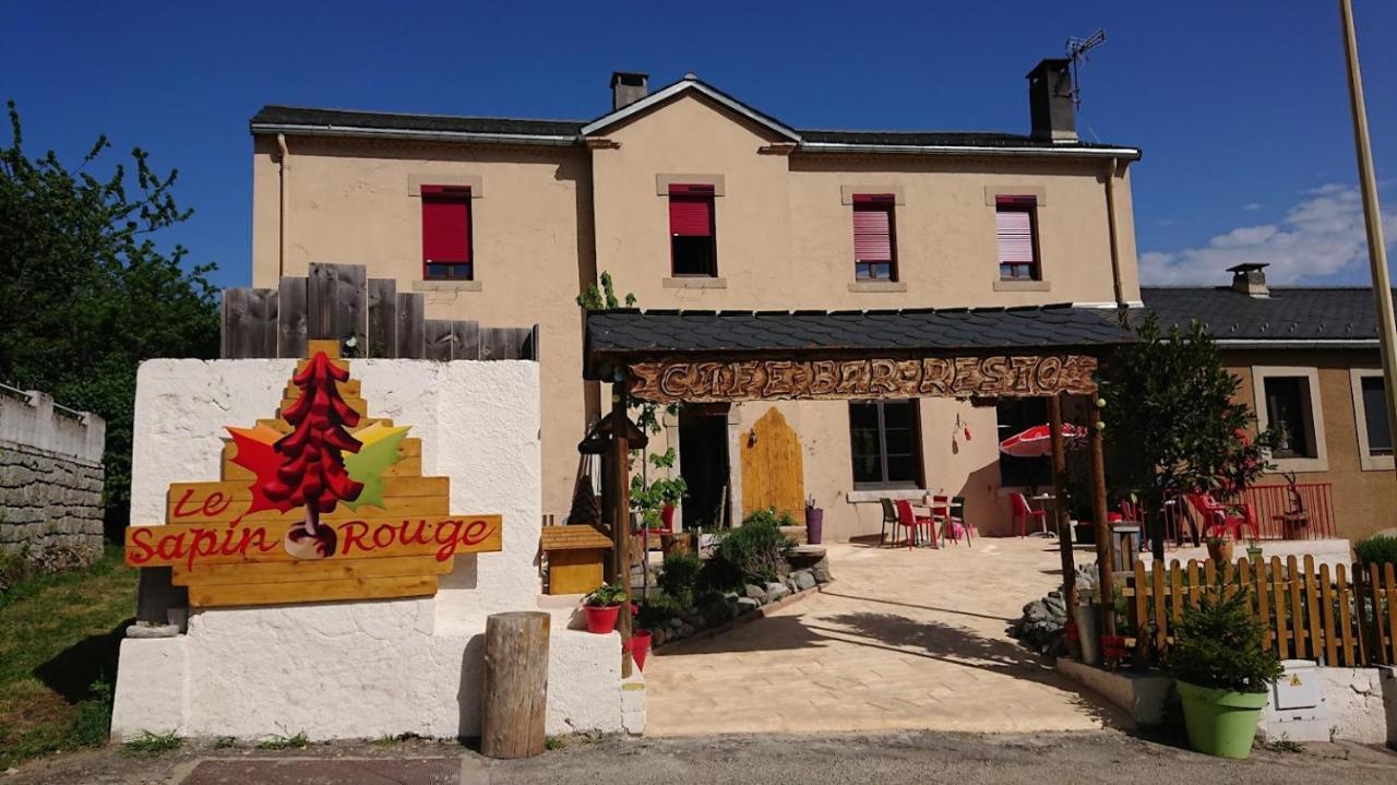 Le Sapin Rouge - Restaurant - Bar - Chambres D'Hotes Artigues  Eksteriør billede