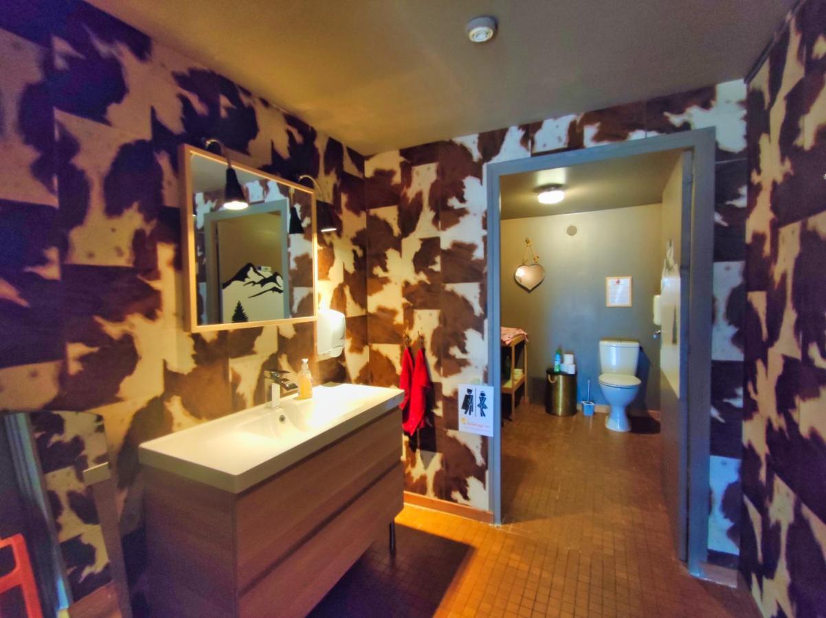 Le Sapin Rouge - Restaurant - Bar - Chambres D'Hotes Artigues  Eksteriør billede